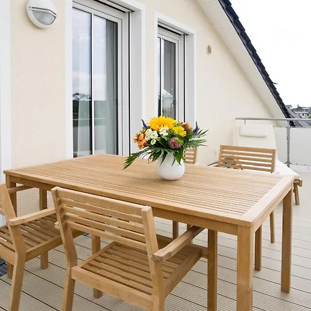 Duenenpalais App 25 *